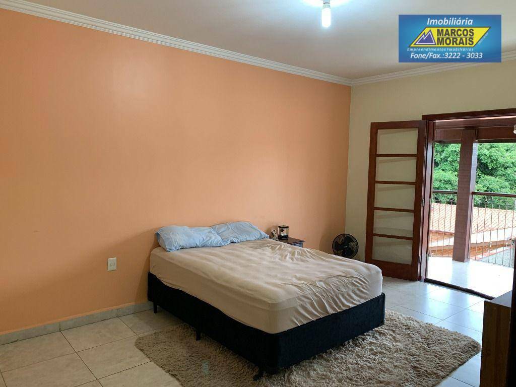 Casa à venda com 3 quartos, 200m² - Foto 9