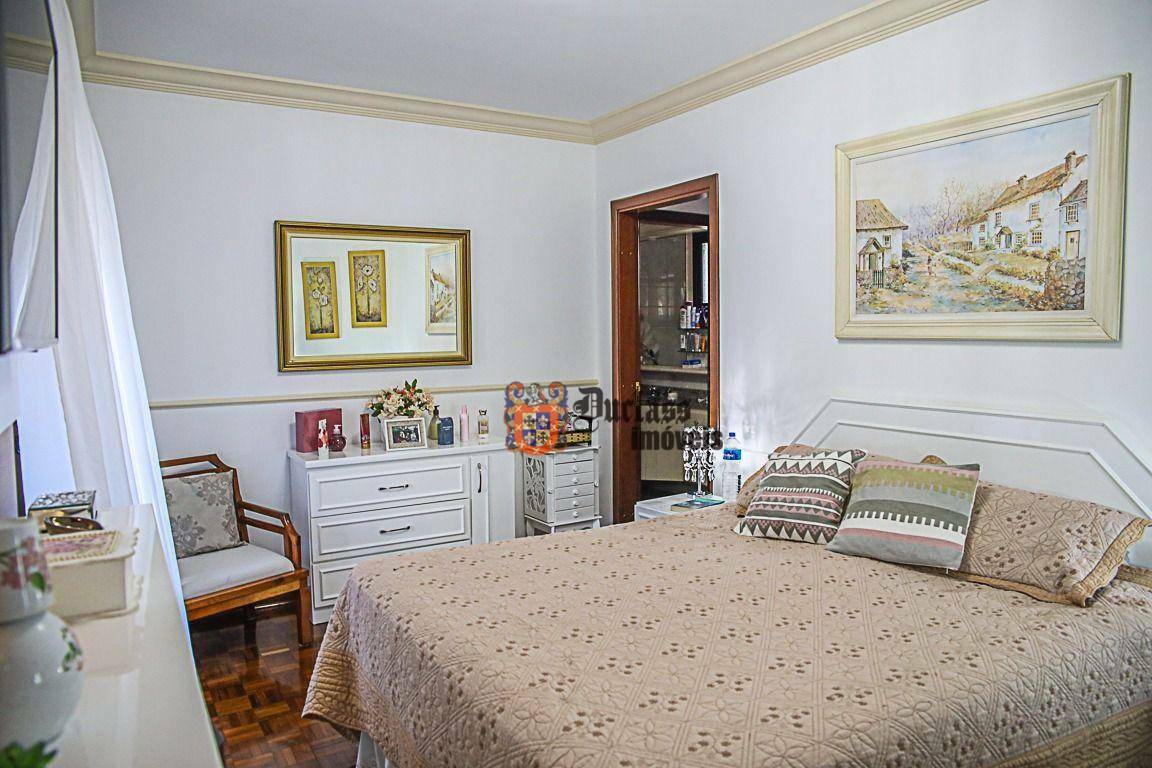 Apartamento à venda com 3 quartos, 207m² - Foto 4