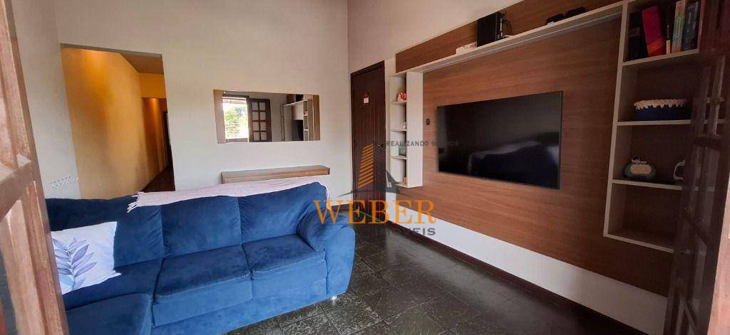 Casa à venda com 2 quartos, 150m² - Foto 1