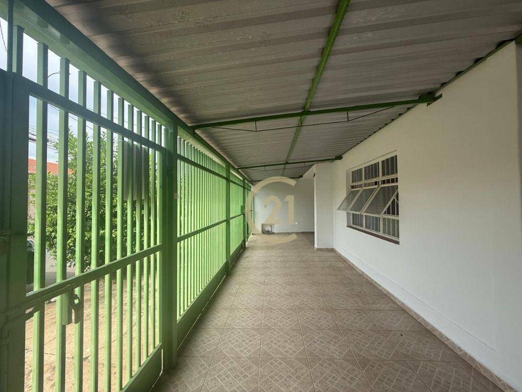 Casa à venda com 3 quartos, 198m² - Foto 28