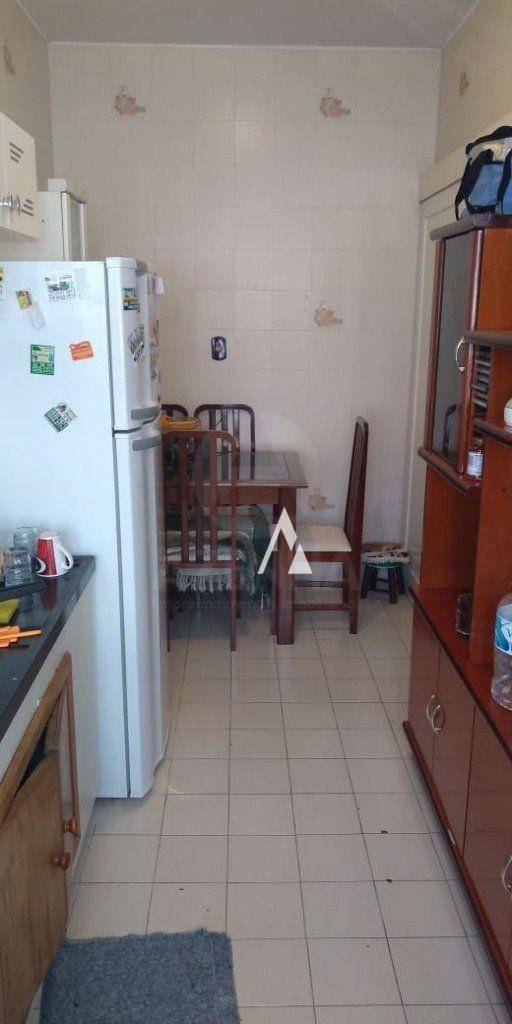 Apartamento à venda com 2 quartos, 63m² - Foto 3