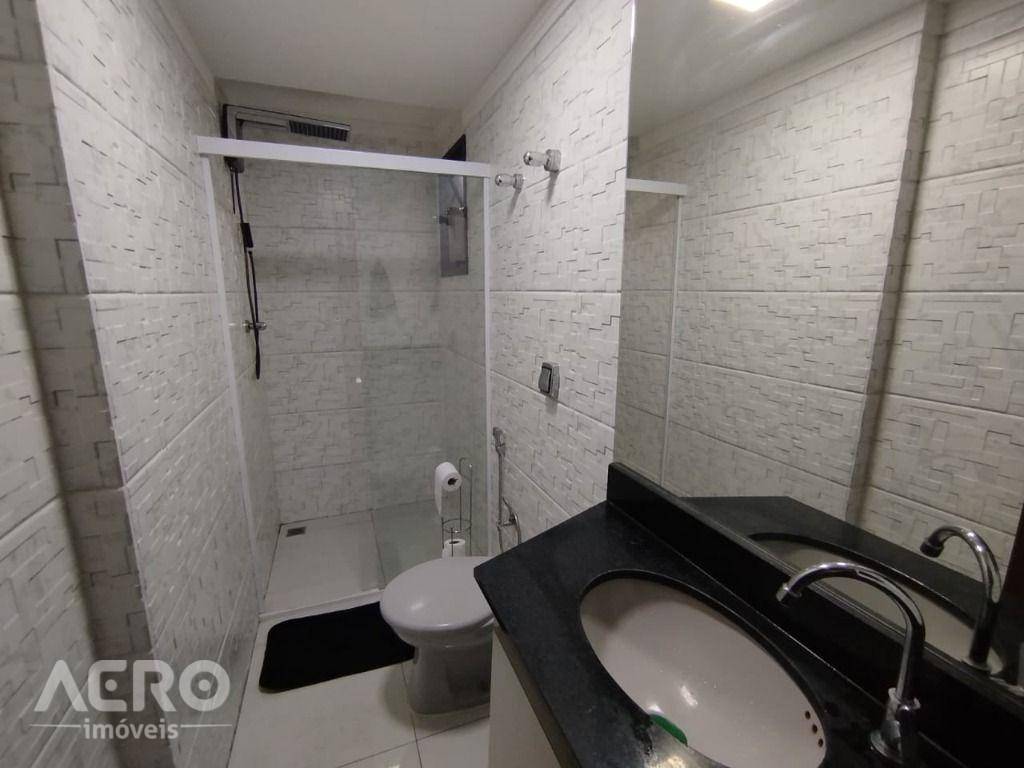 Apartamento para alugar com 2 quartos, 75m² - Foto 21