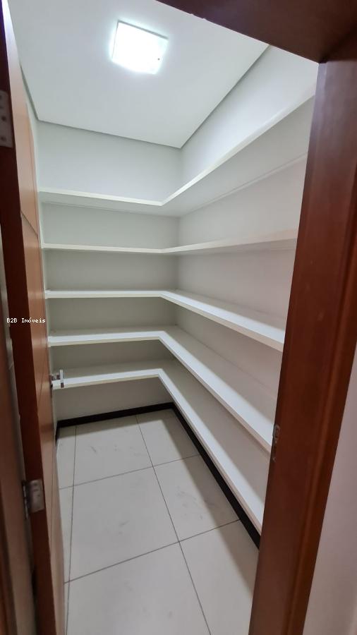 Casa de Condomínio à venda com 4 quartos, 400m² - Foto 10