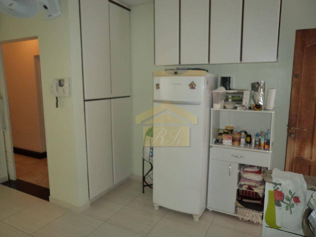 Casa à venda com 3 quartos, 300m² - Foto 17