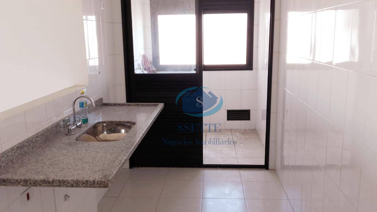 Apartamento à venda com 2 quartos, 68m² - Foto 4