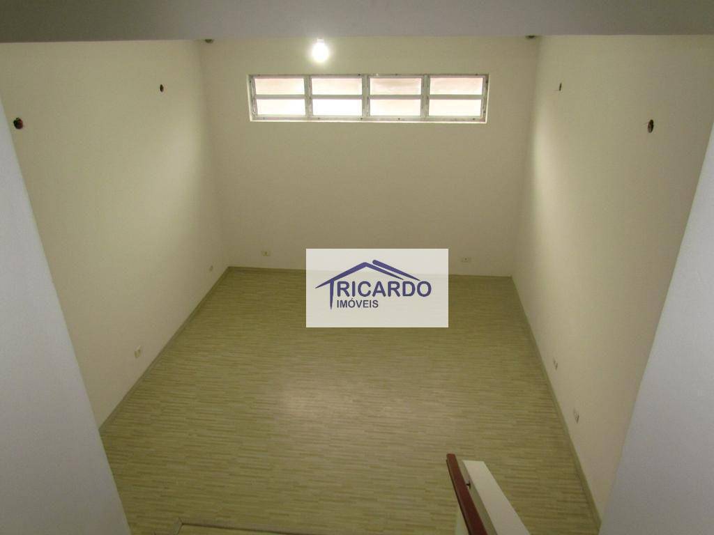 Sobrado à venda e aluguel com 3 quartos, 180m² - Foto 2