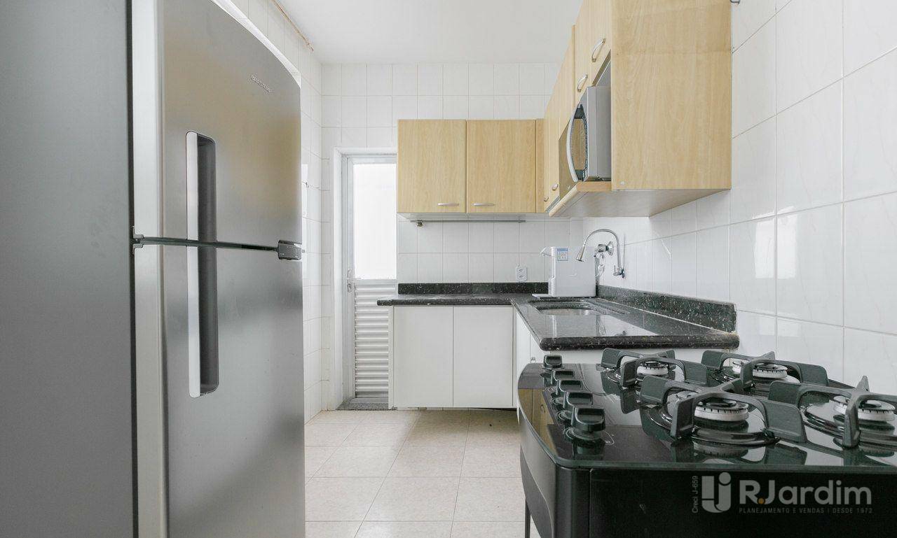 Apartamento para alugar com 2 quartos, 95m² - Foto 16