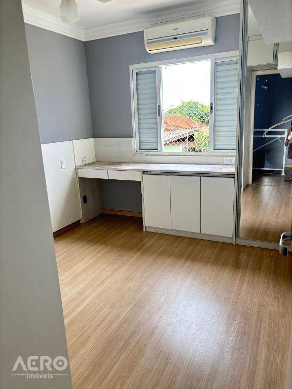 Casa à venda com 3 quartos, 152m² - Foto 9