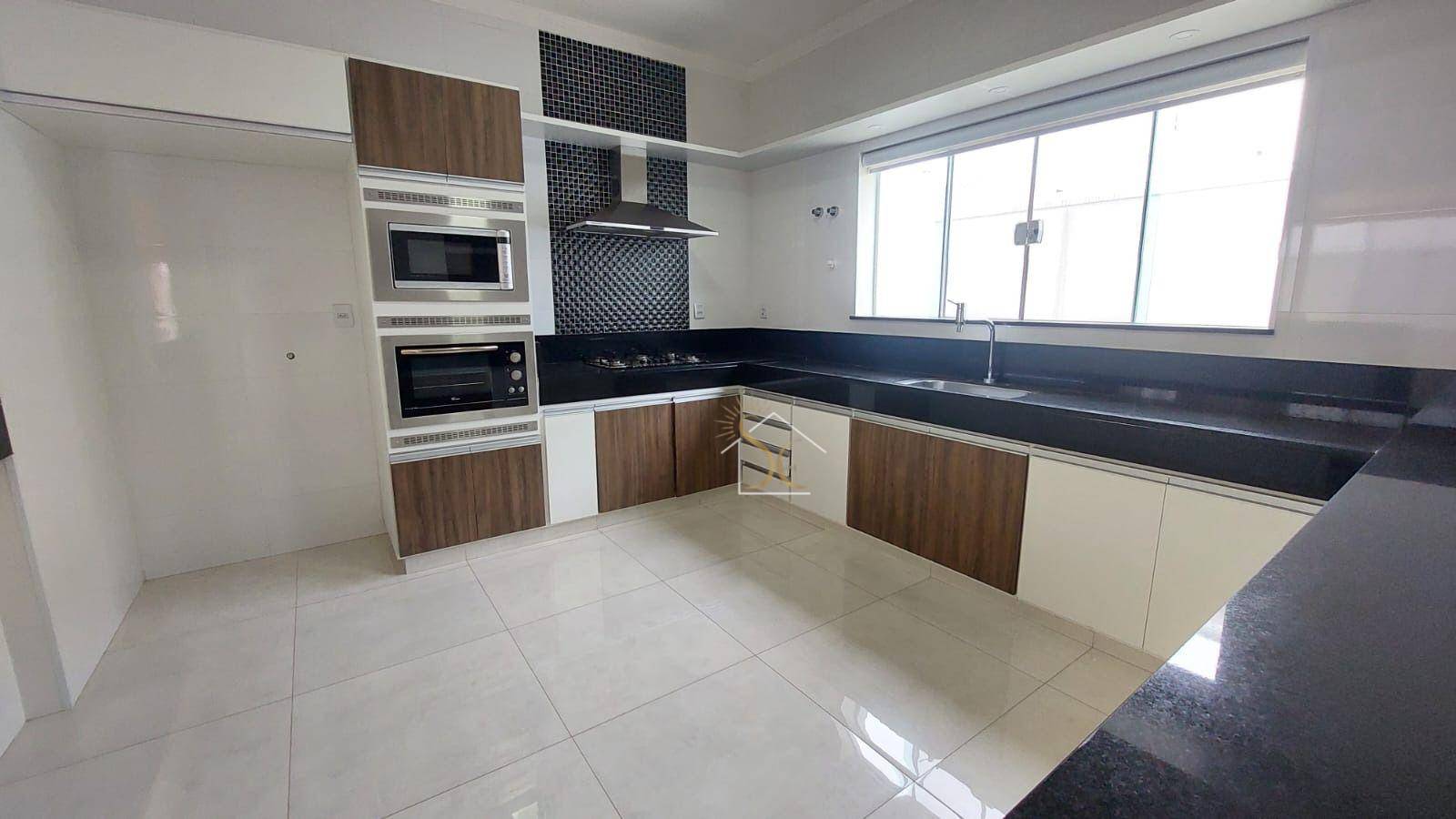 Casa de Condomínio à venda com 3 quartos, 260m² - Foto 5