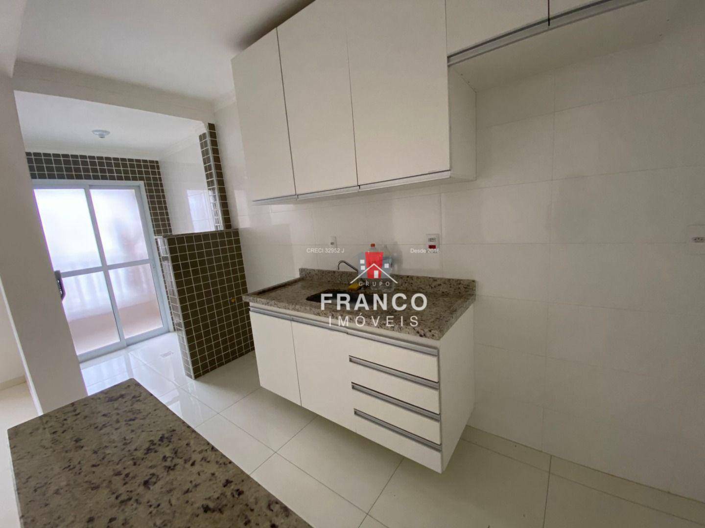 Apartamento à venda com 2 quartos, 75m² - Foto 9