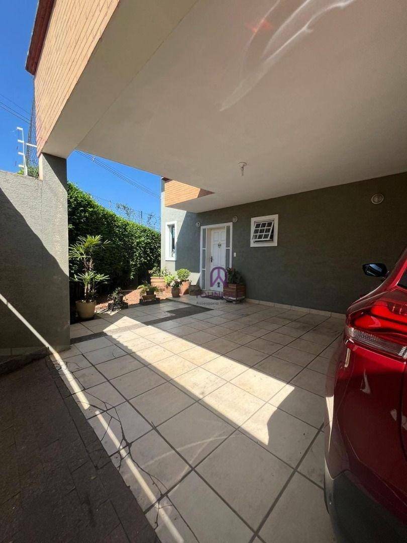 Casa à venda com 3 quartos, 236m² - Foto 14