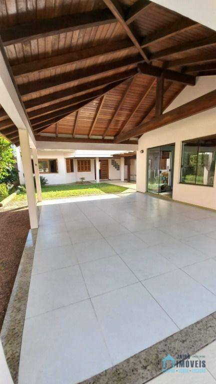 Casa à venda com 3 quartos, 200m² - Foto 18