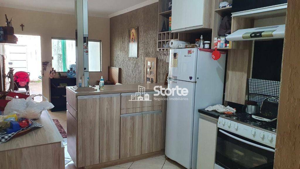 Casa à venda com 3 quartos, 200m² - Foto 2