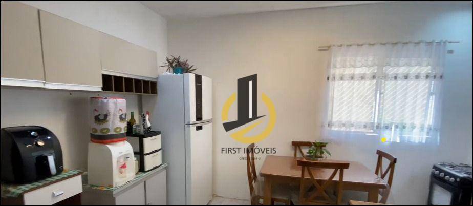 Casa à venda com 3 quartos, 150m² - Foto 4