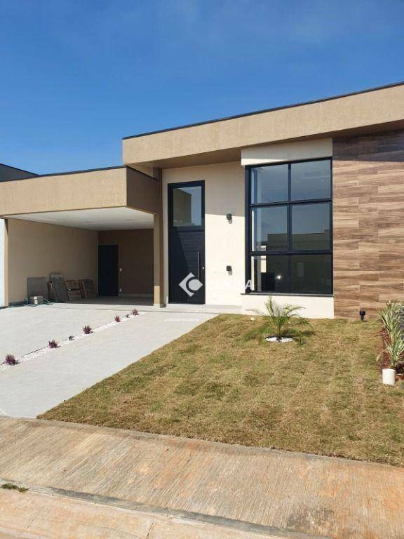 Casa de Condomínio à venda com 3 quartos, 177m² - Foto 2