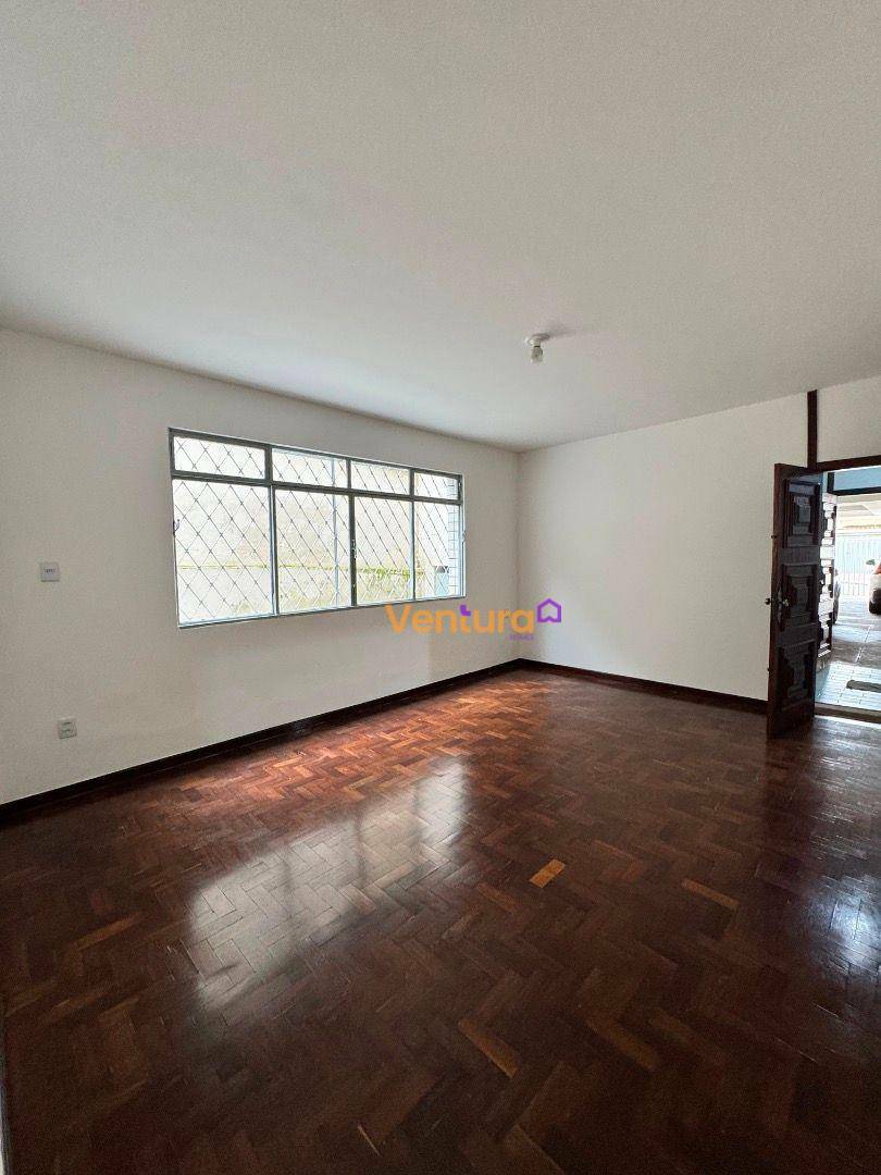 Apartamento à venda com 3 quartos, 129m² - Foto 1