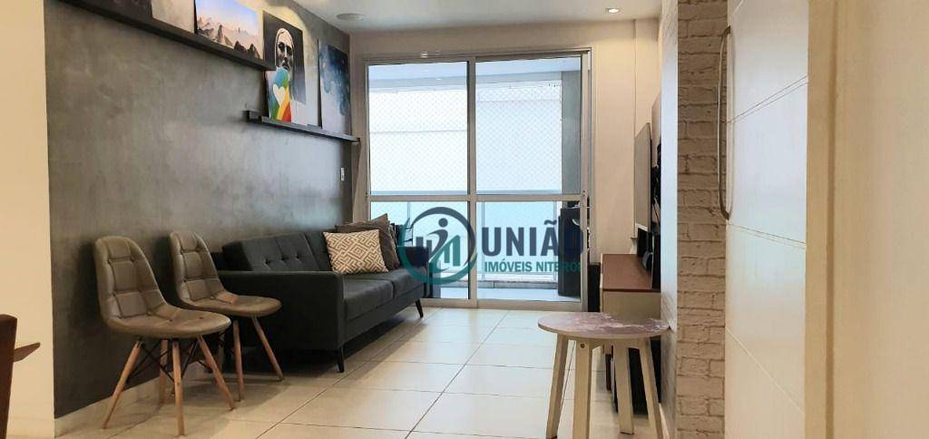 Apartamento à venda com 3 quartos, 117m² - Foto 1