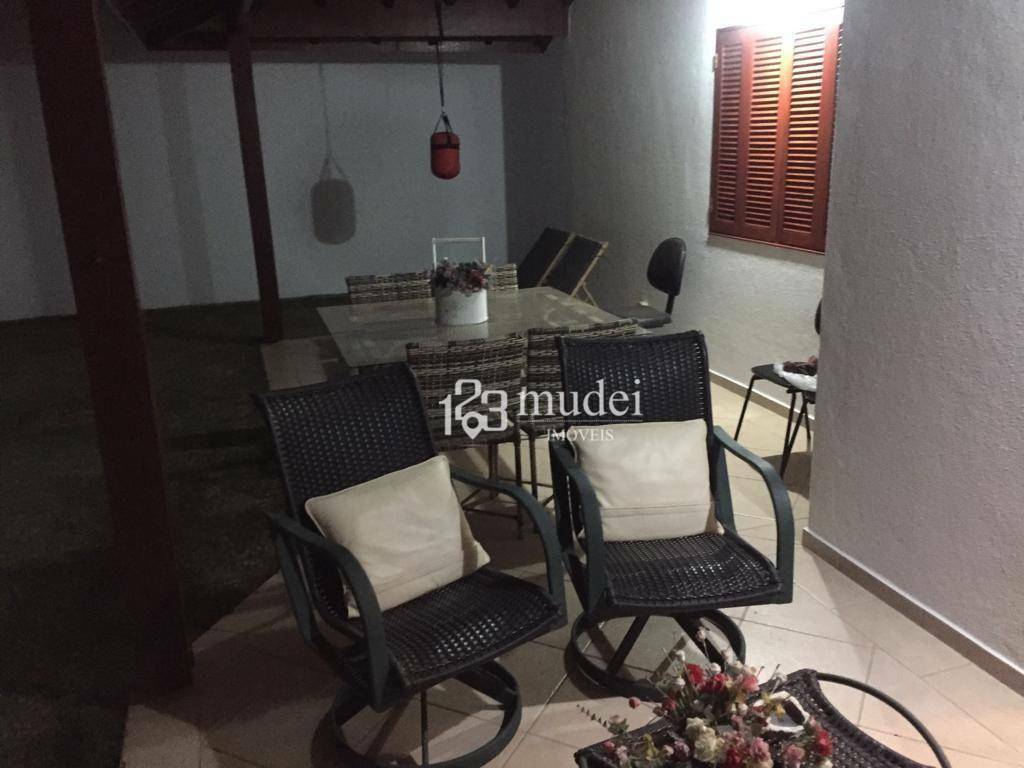 Casa de Condomínio à venda com 4 quartos, 235m² - Foto 21