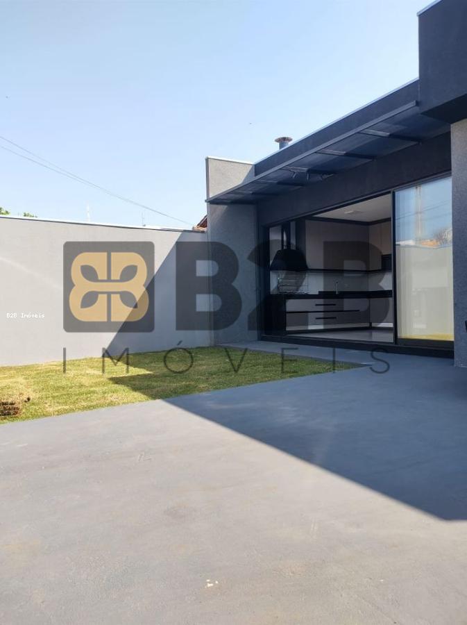 Casa à venda com 3 quartos, 210m² - Foto 9