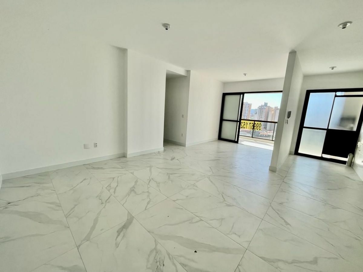 Apartamento à venda com 3 quartos, 105m² - Foto 2