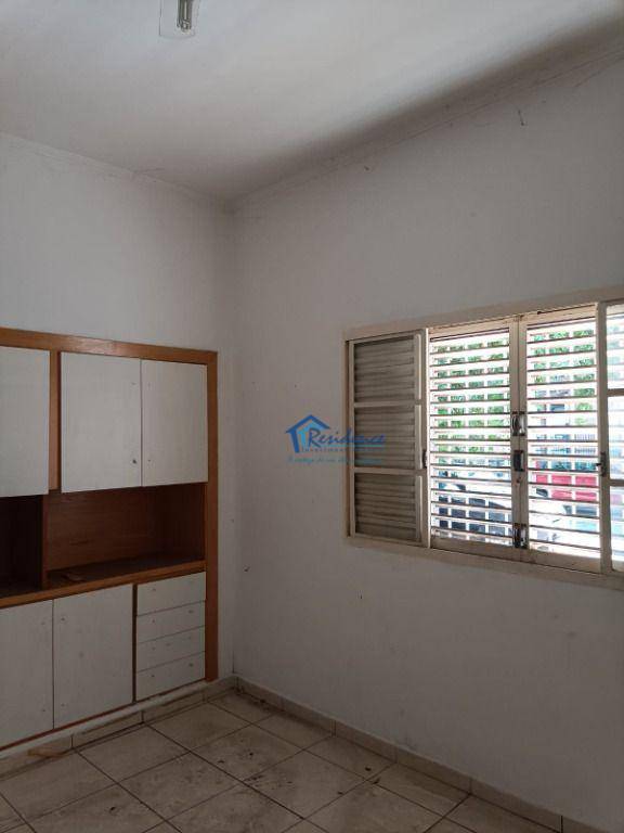 Casa para alugar com 3 quartos, 180m² - Foto 9