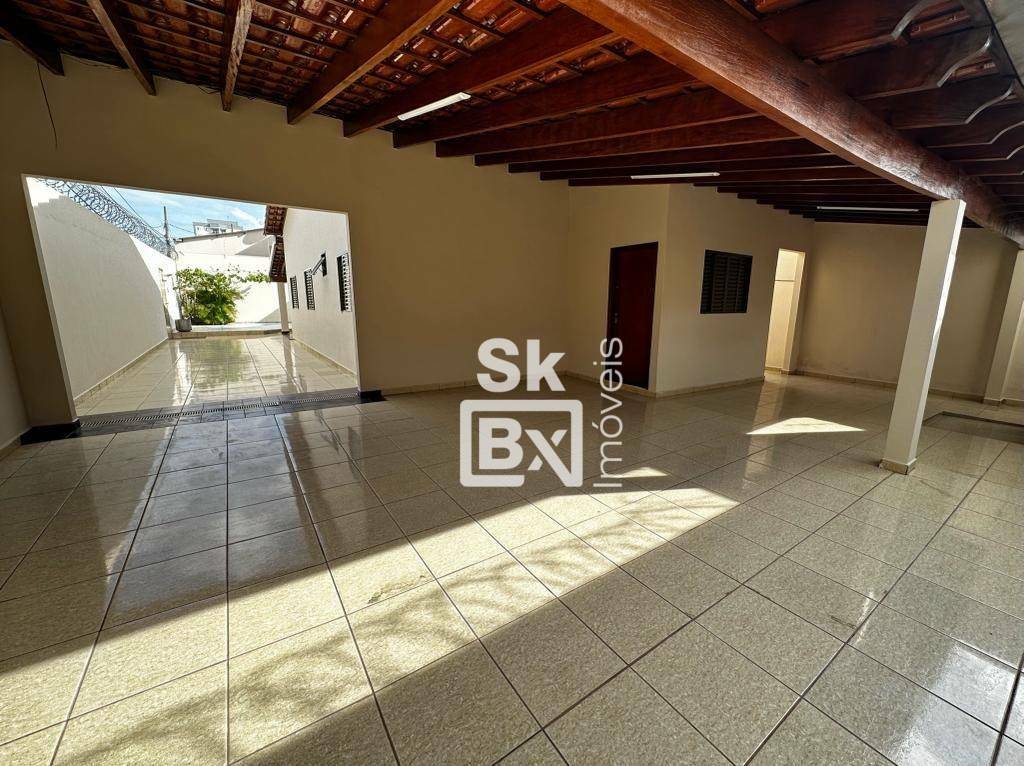 Casa à venda com 3 quartos, 168m² - Foto 4