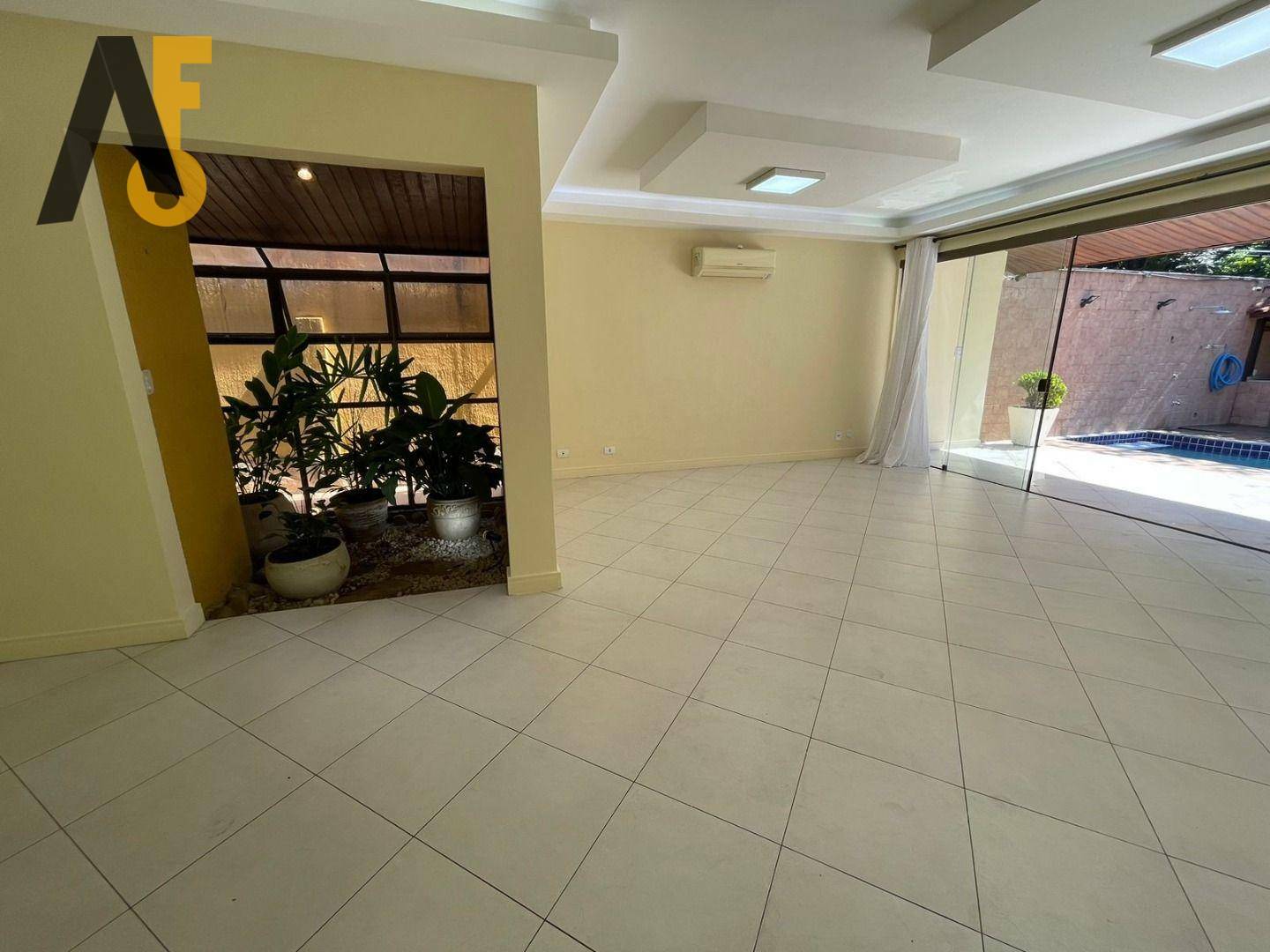 Casa de Condomínio à venda com 4 quartos, 192m² - Foto 8