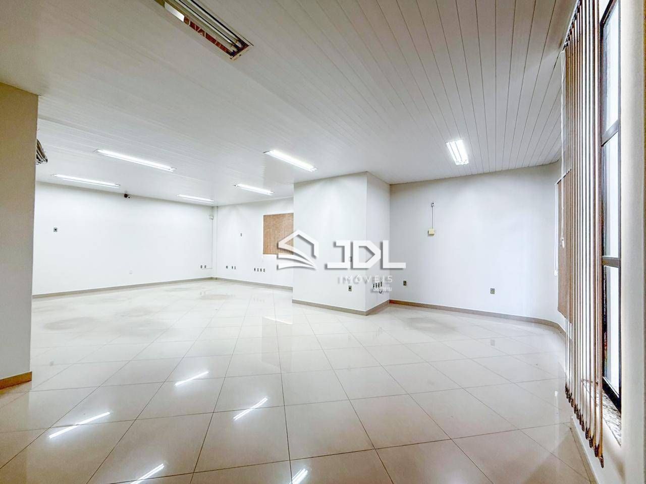 Conjunto Comercial-Sala para alugar, 67m² - Foto 1