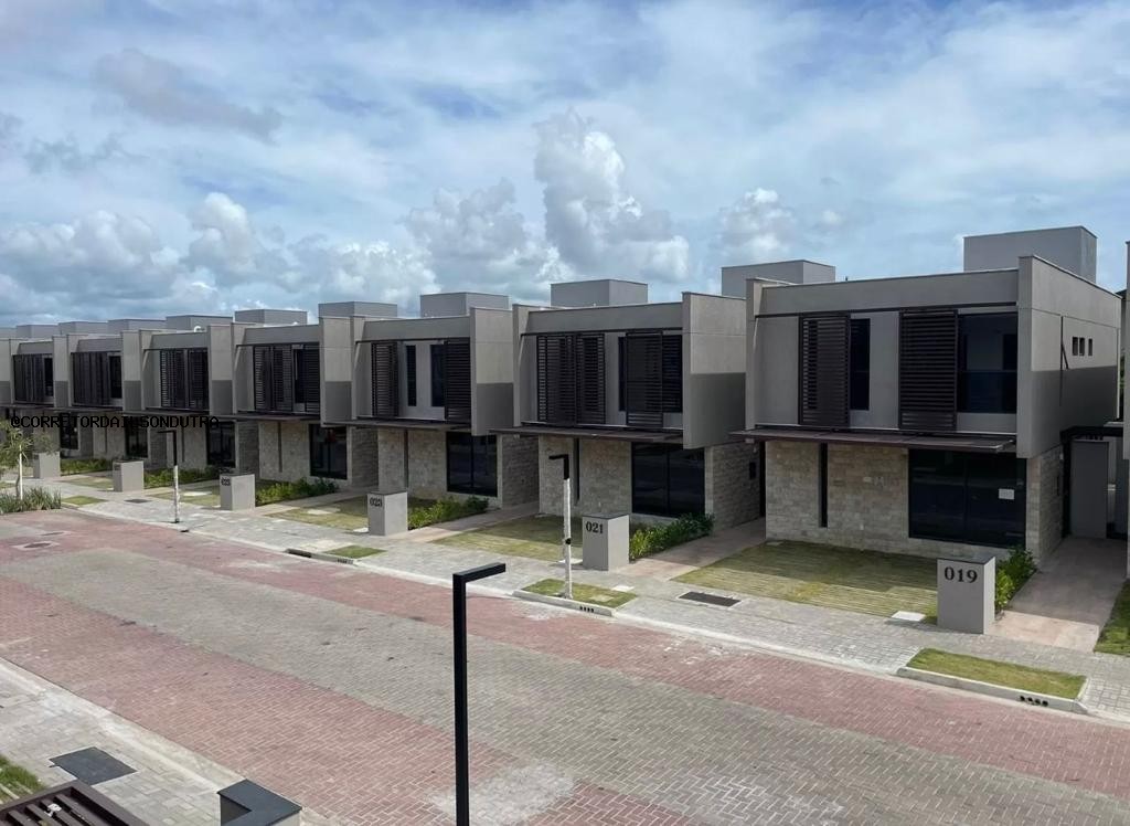Casa à venda com 3 quartos, 177m² - Foto 1