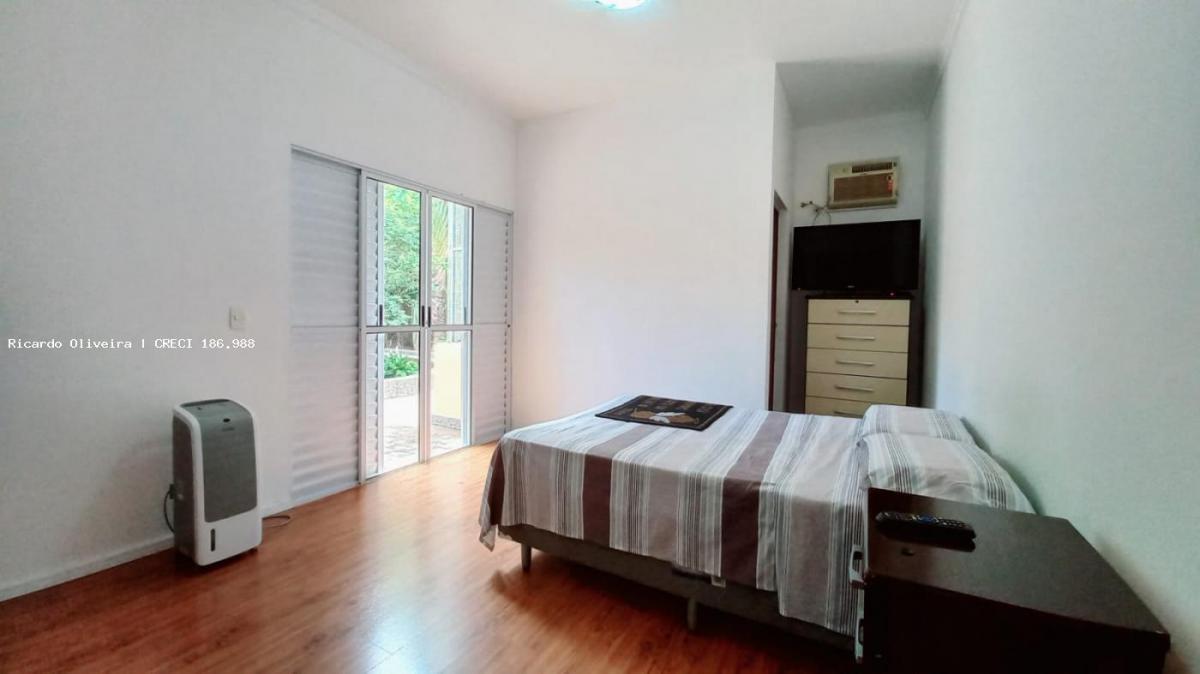 Casa de Condomínio à venda com 3 quartos, 270m² - Foto 6