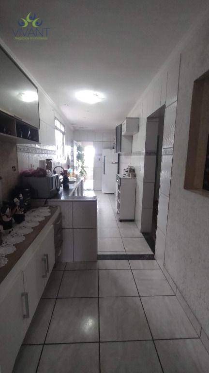 Casa à venda com 3 quartos, 120m² - Foto 2