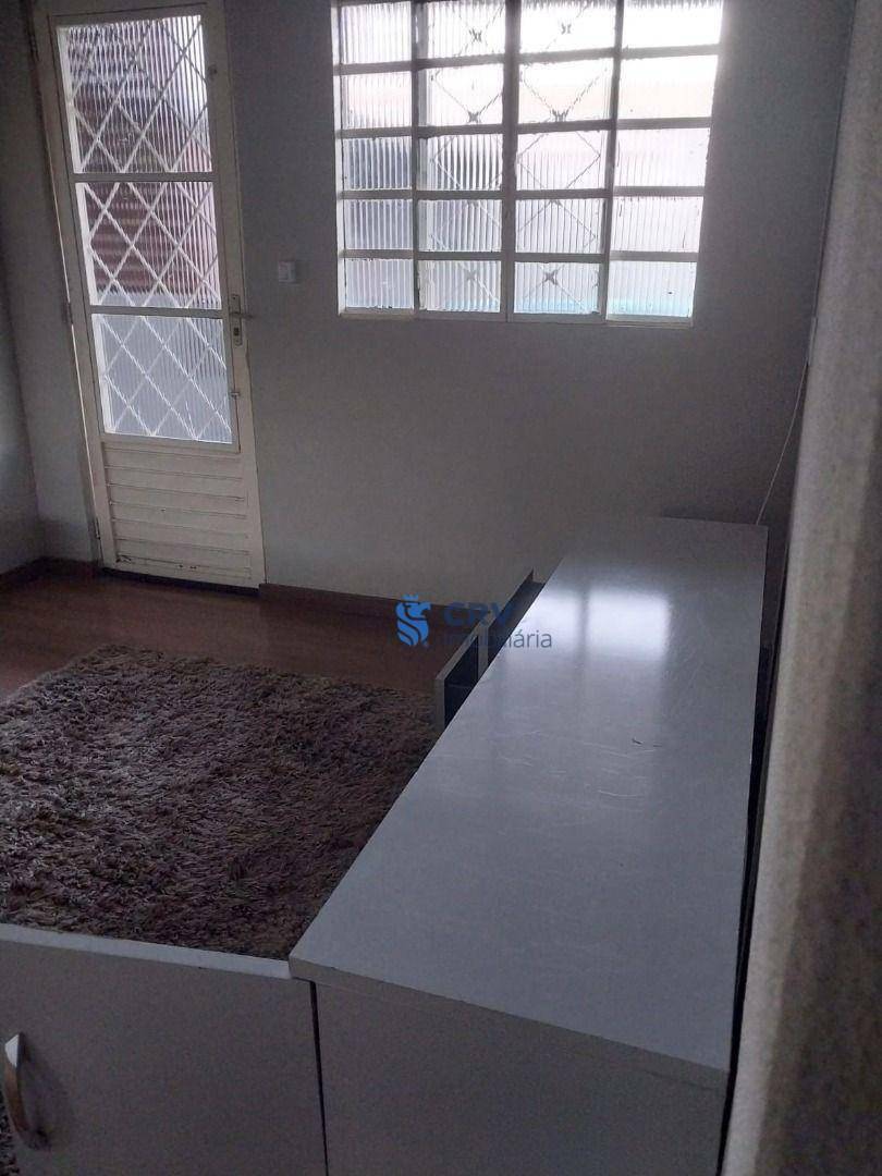 Casa para alugar com 2 quartos, 80m² - Foto 3