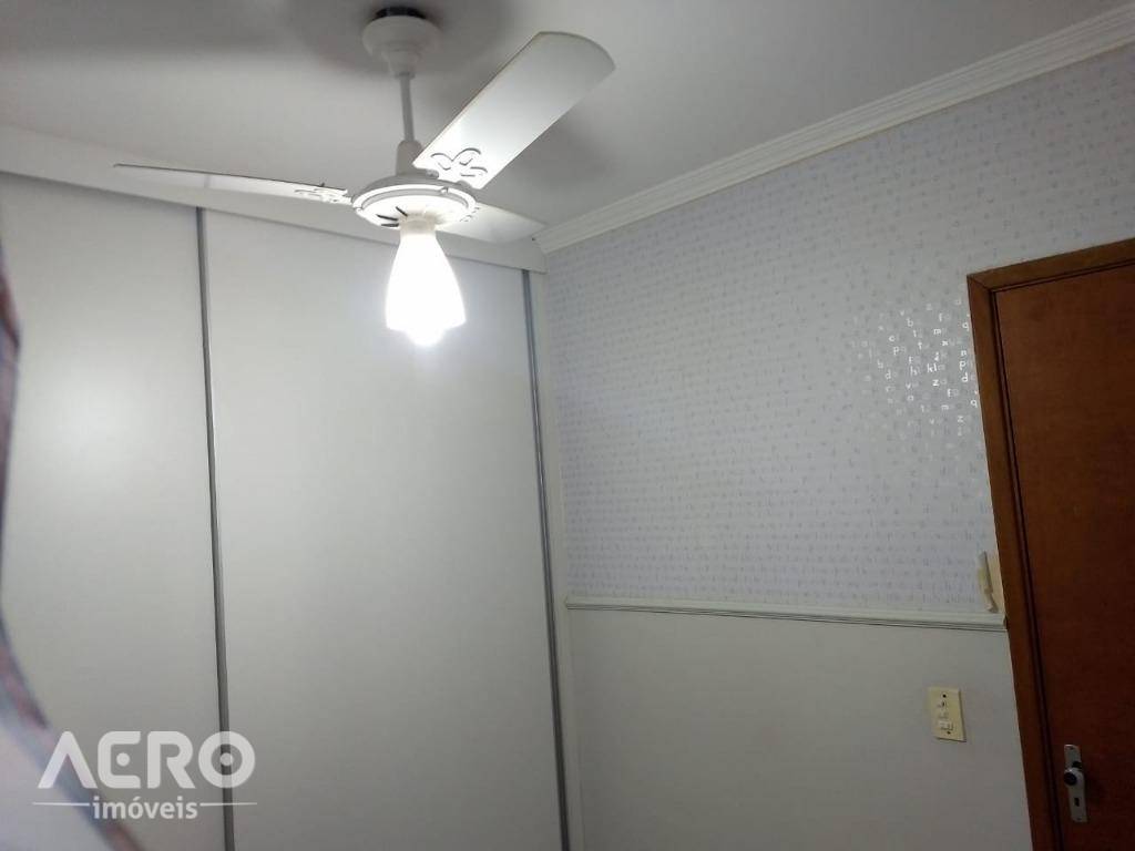 Apartamento à venda com 3 quartos, 80m² - Foto 4