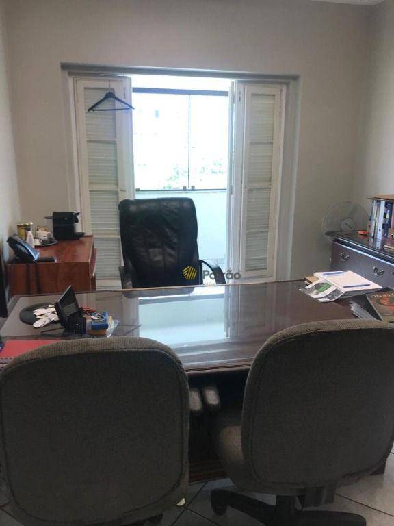Casa para alugar com 5 quartos, 600m² - Foto 9