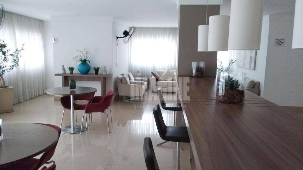 Apartamento à venda com 2 quartos, 70m² - Foto 35