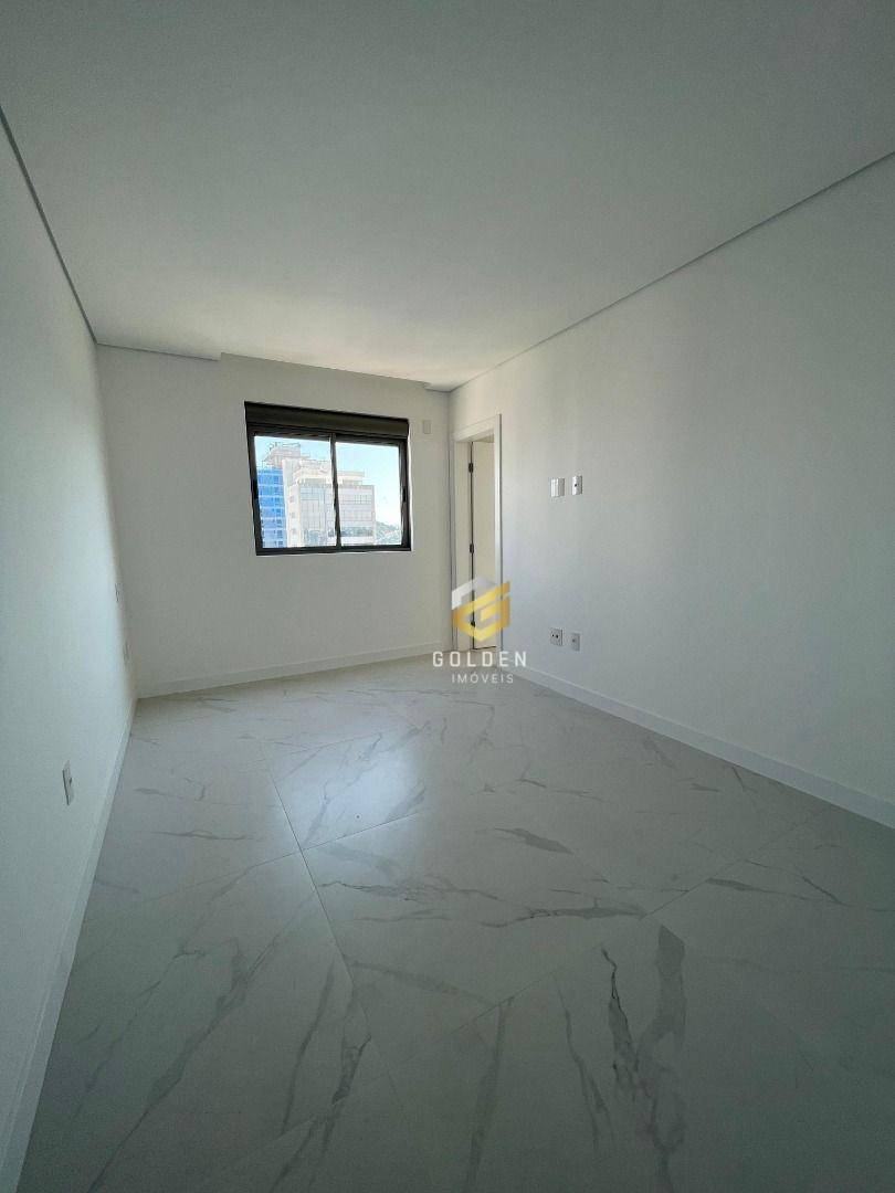 Apartamento à venda com 5 quartos, 321m² - Foto 10