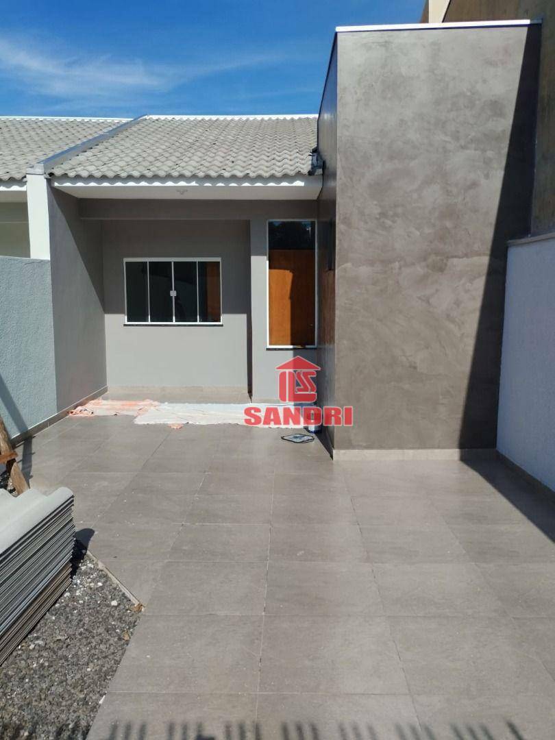 Casa à venda com 2 quartos, 55m² - Foto 2