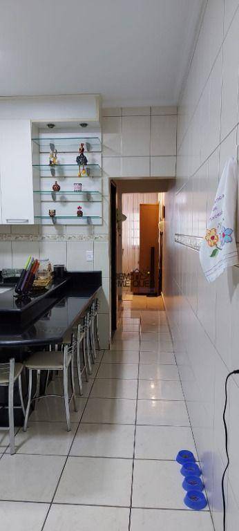 Sobrado à venda com 3 quartos, 200m² - Foto 28