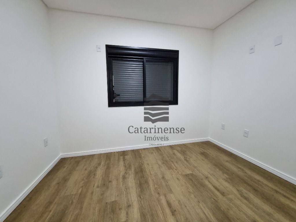 Casa à venda com 3 quartos, 202m² - Foto 25