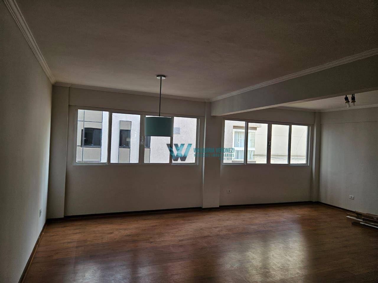 Apartamento à venda com 3 quartos, 135m² - Foto 4