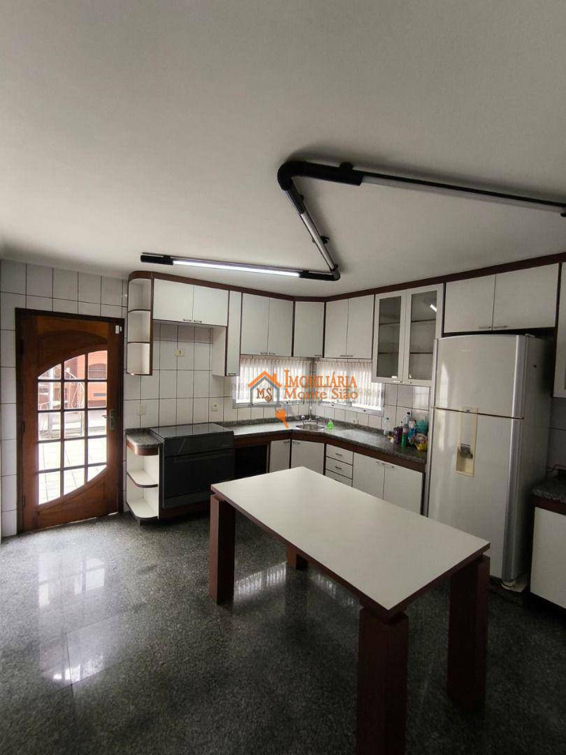 Sobrado à venda e aluguel com 3 quartos, 200m² - Foto 24