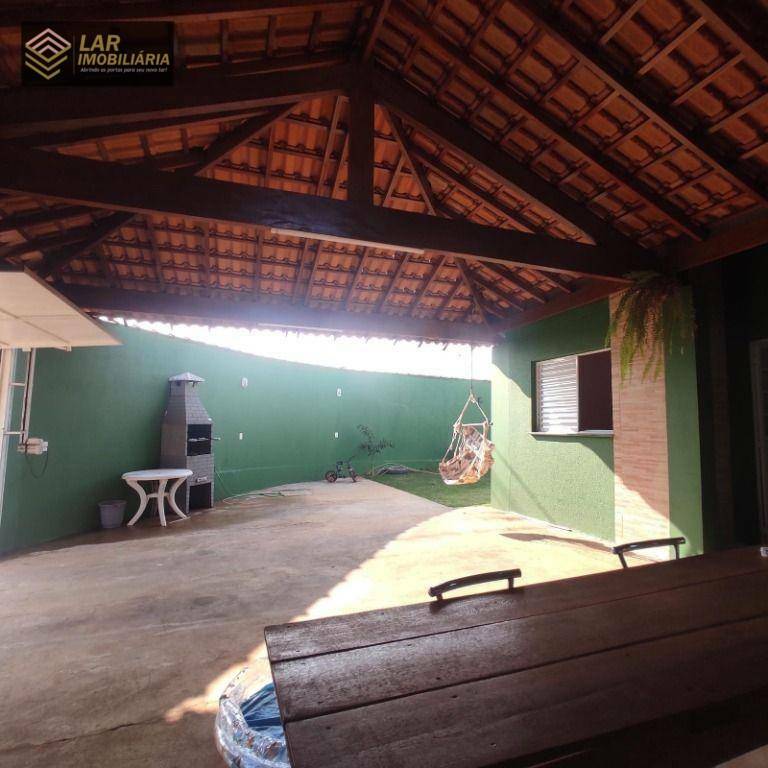 Casa à venda com 2 quartos, 150m² - Foto 4