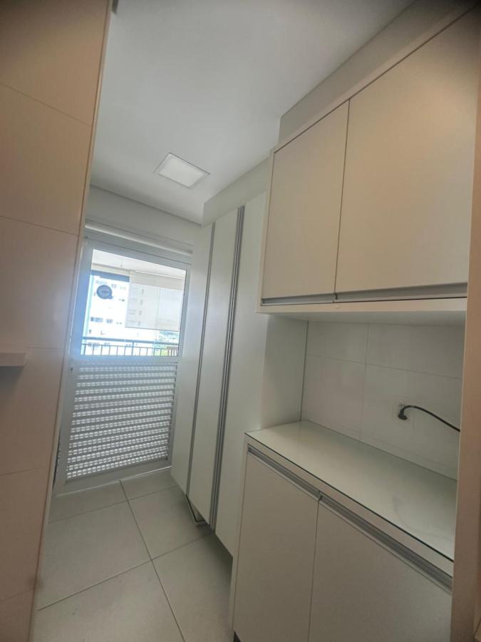 Apartamento para alugar com 2 quartos, 96m² - Foto 9