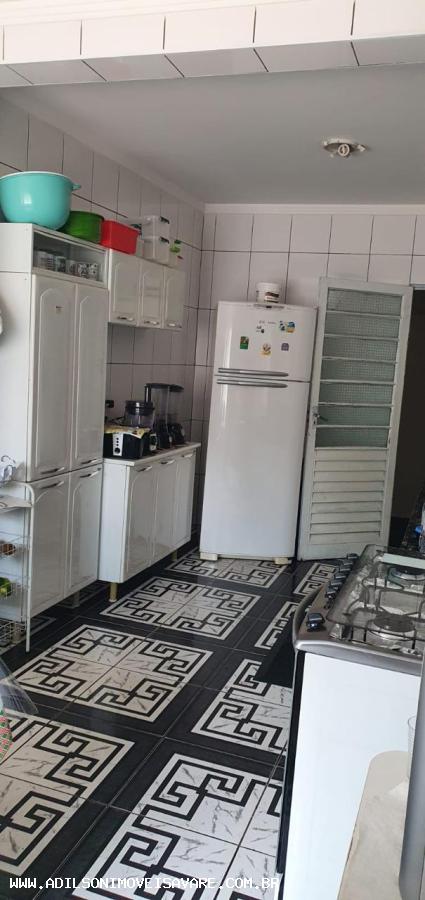 Casa à venda com 4 quartos, 150m² - Foto 28