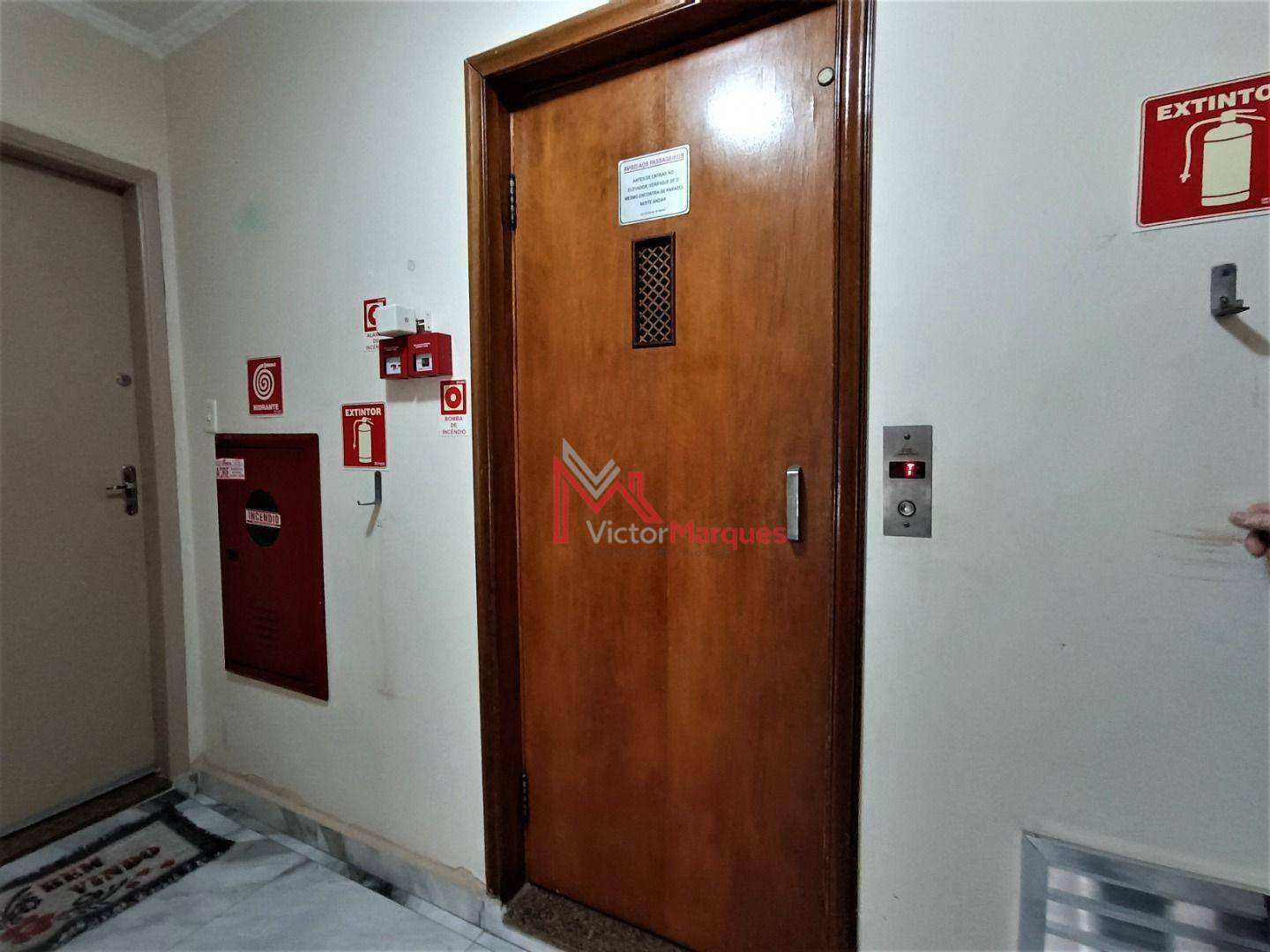 Apartamento à venda com 1 quarto, 42m² - Foto 29