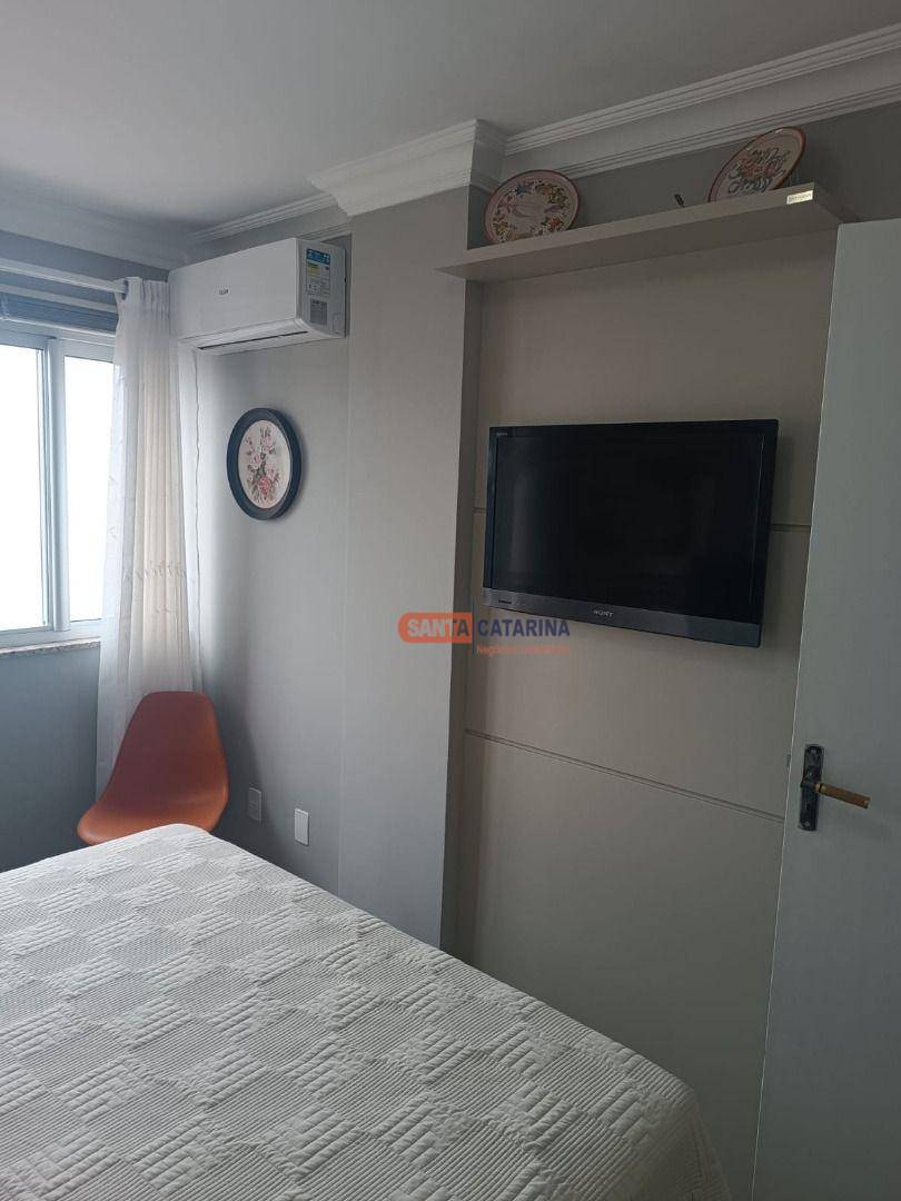 Apartamento à venda com 2 quartos, 81m² - Foto 13