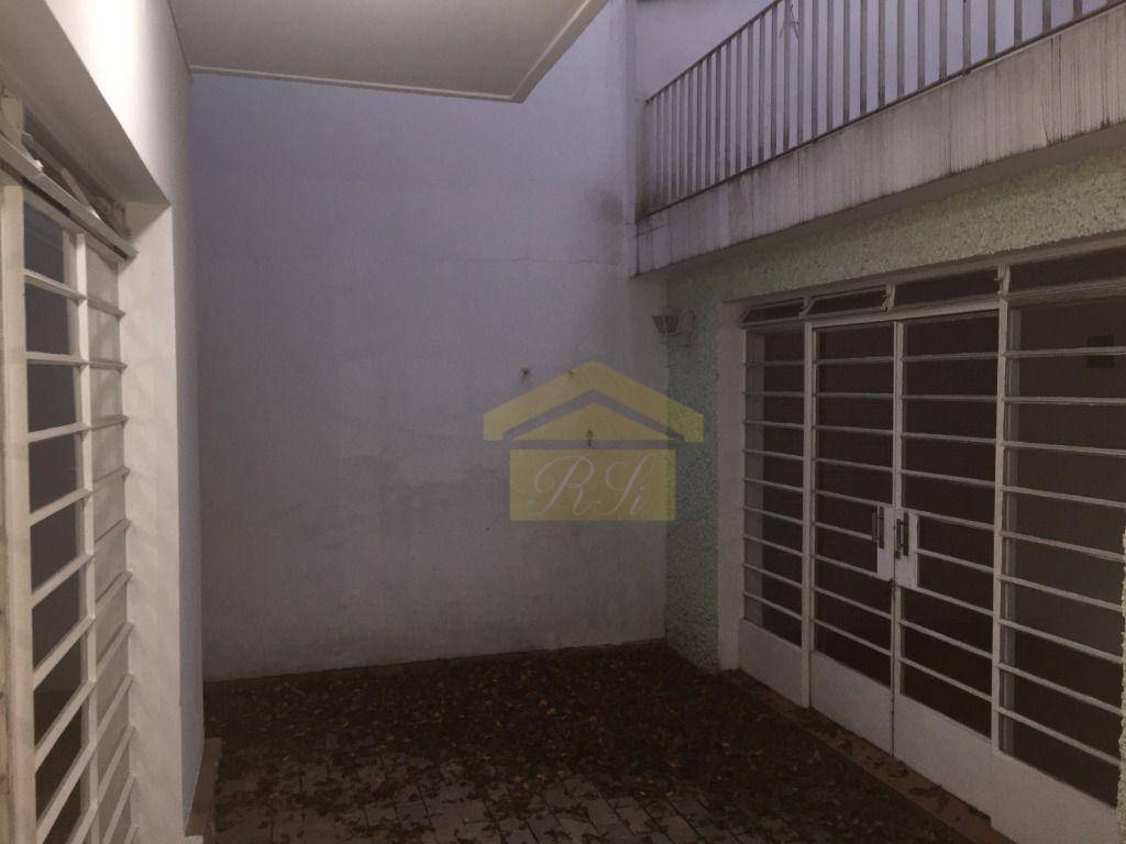 Casa para alugar com 3 quartos, 170m² - Foto 35