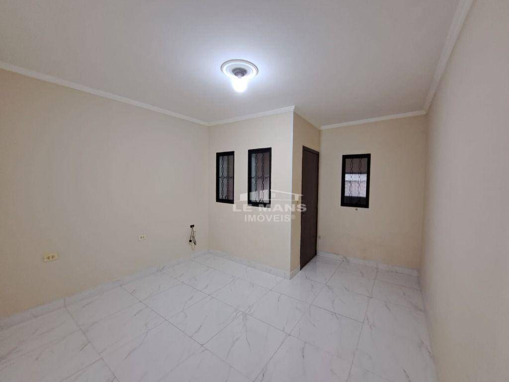 Casa à venda com 2 quartos, 110m² - Foto 2