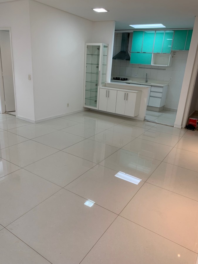 Apartamento à venda com 3 quartos, 99m² - Foto 1