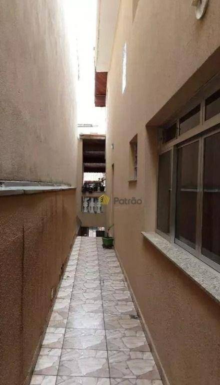 Sobrado à venda com 3 quartos, 240m² - Foto 19